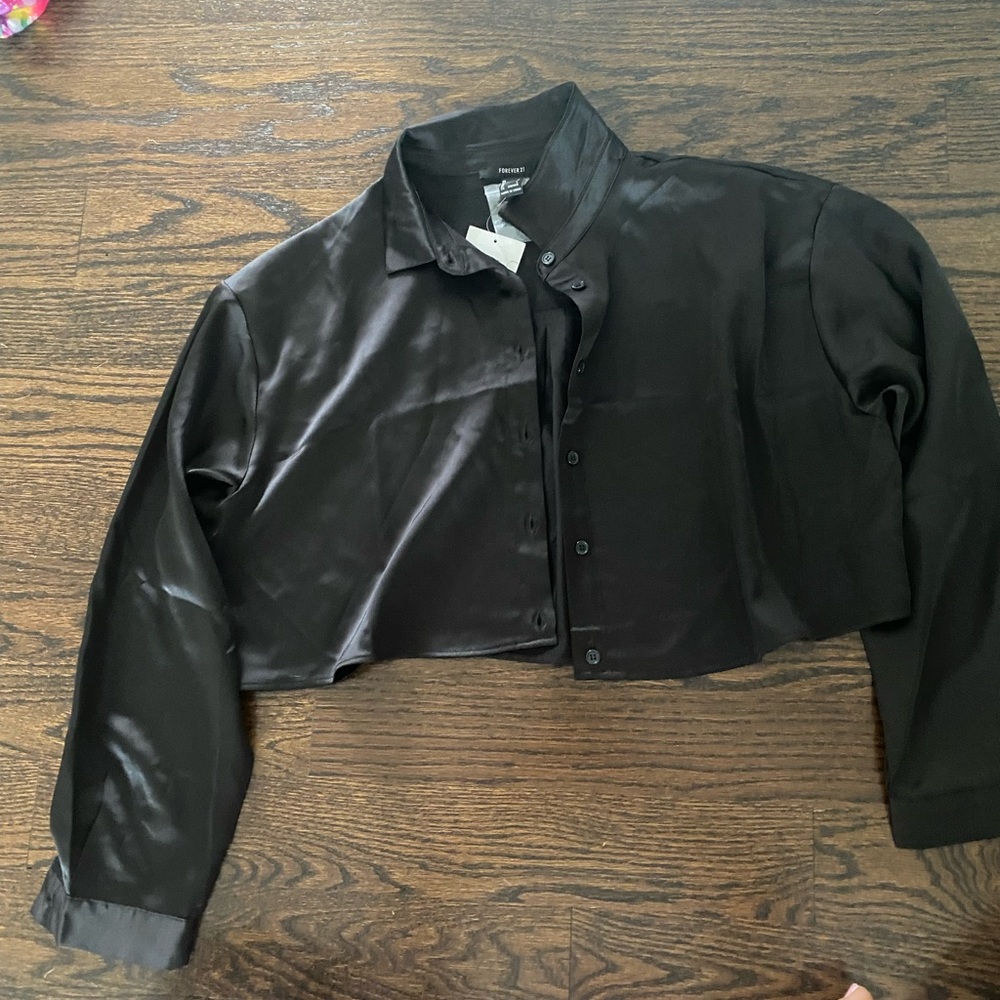 NWT black satin-like cropped button down shirt, size women’s large